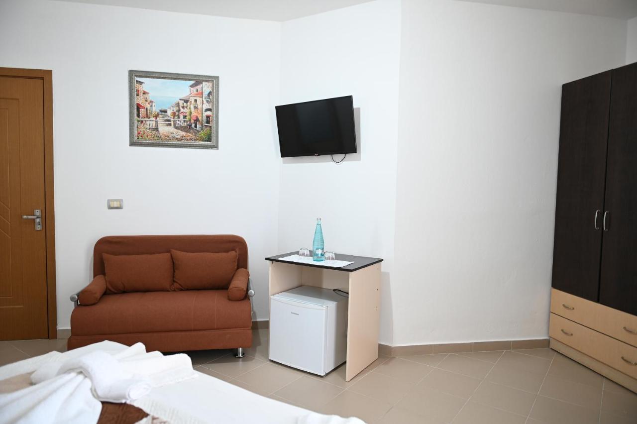 Vila Oxinn Kryemëdhenji Exterior photo
