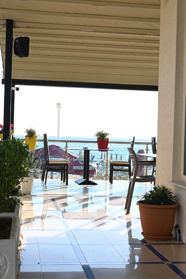 Vila Oxinn Kryemëdhenji Exterior photo